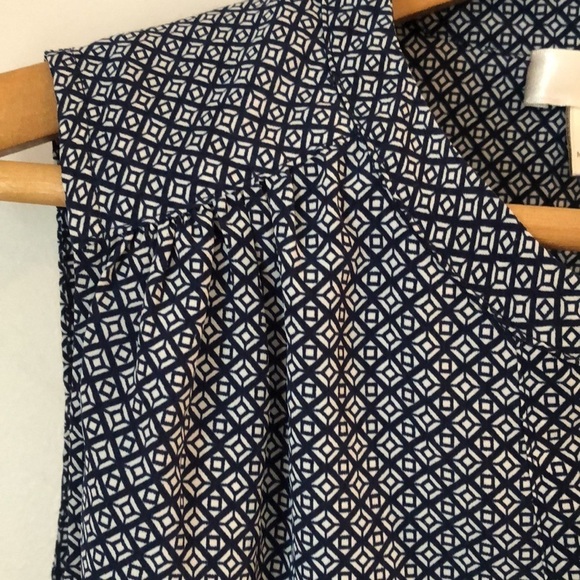 Kenar Shirt SZ XS Sleeveless Soft and Flowy 3/4 button closure in front V-Neck - Picture 9 of 11